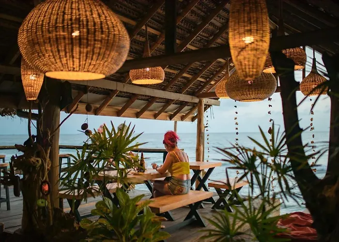 Backpack Beach Hostel & Reggae Bar
