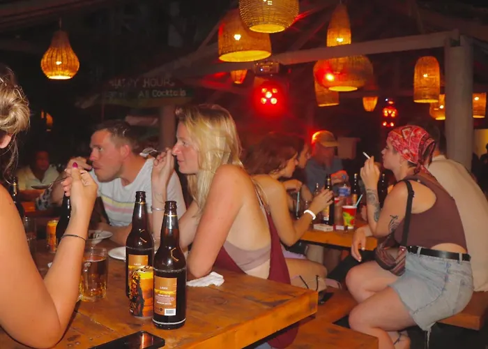 Backpack Beach Hostel & Reggae Bar