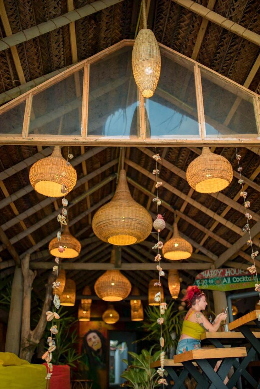 Backpack & Reggae Bar Auberge de jeunesse Bussa