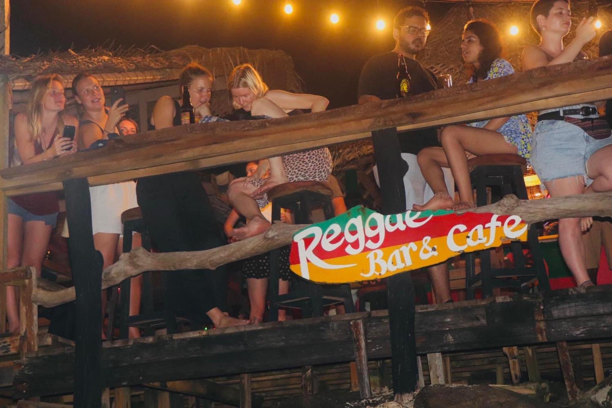 Backpack & Reggae Bar *