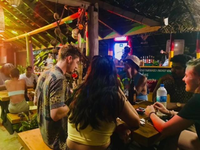 Backpack & Reggae Bar * Bussa